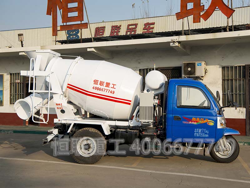 三轮混凝土搅拌车